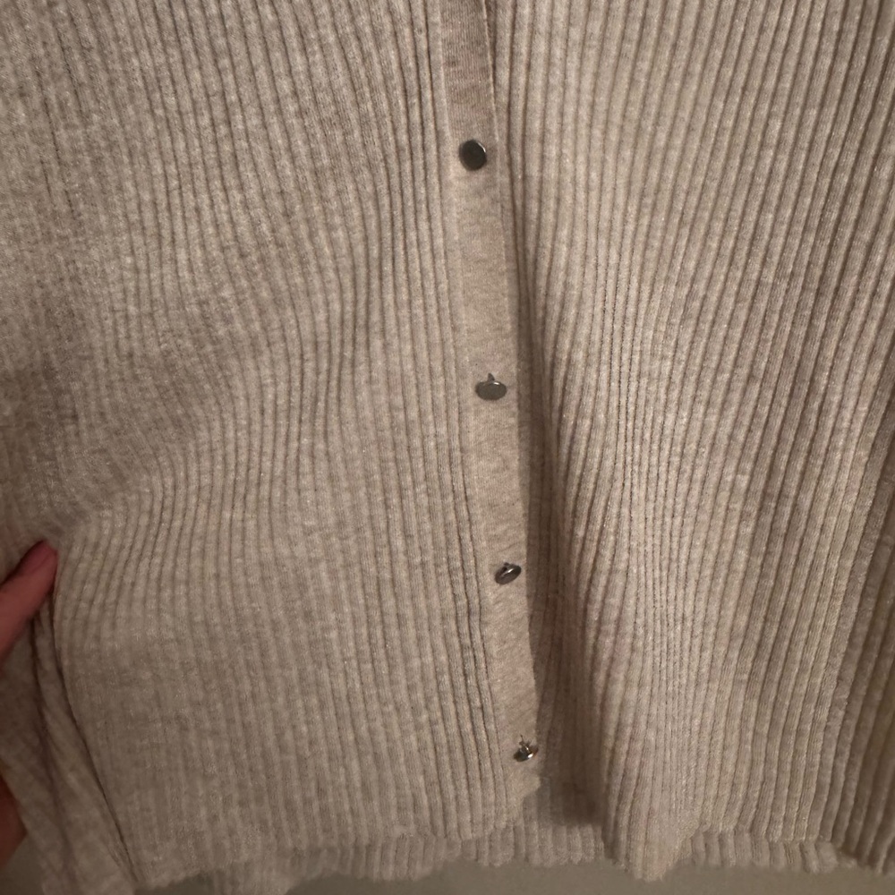 VERONICA BEARD Ribbed V-Neck Button Cardigan - Picture 3 of 7